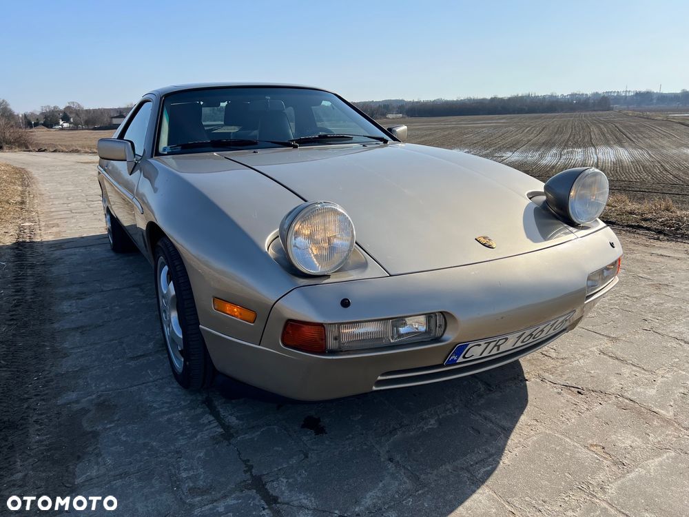 Porsche 928 - 2