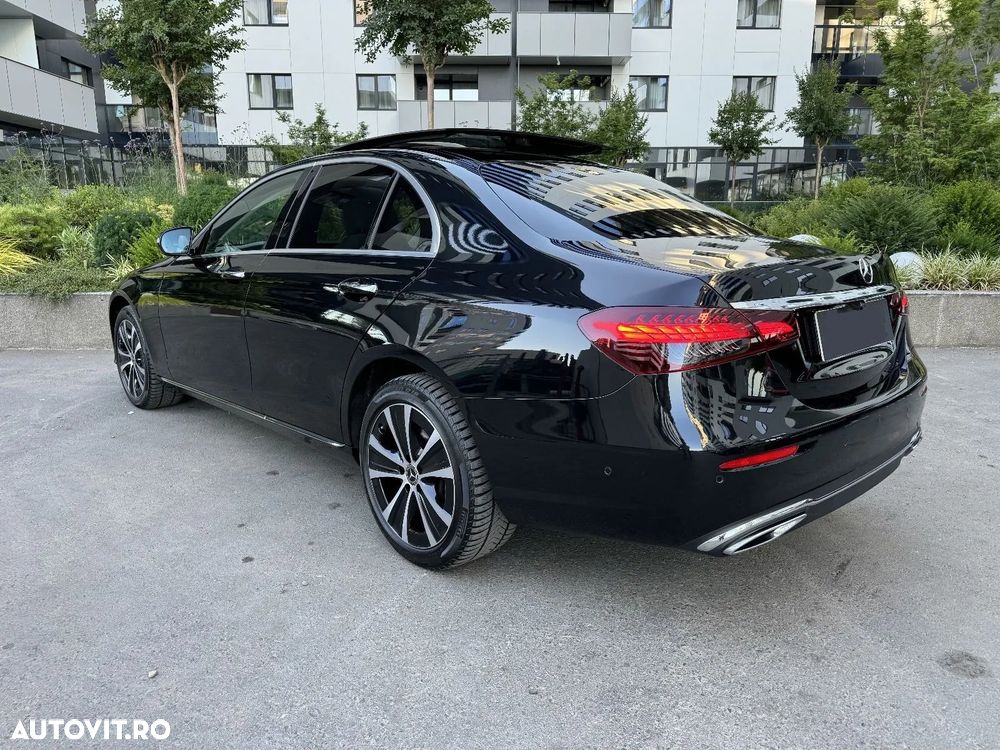 Mercedes-Benz E 300 4MATIC Aut. - 3