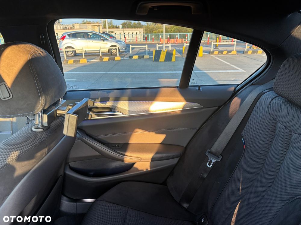 BMW Seria 5 520d xDrive - 22
