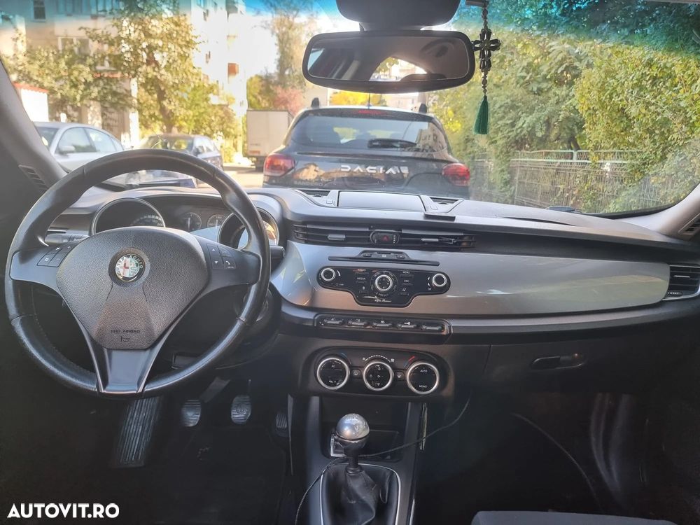 Alfa Romeo Giulietta 1.6 JTDM 16V - 4