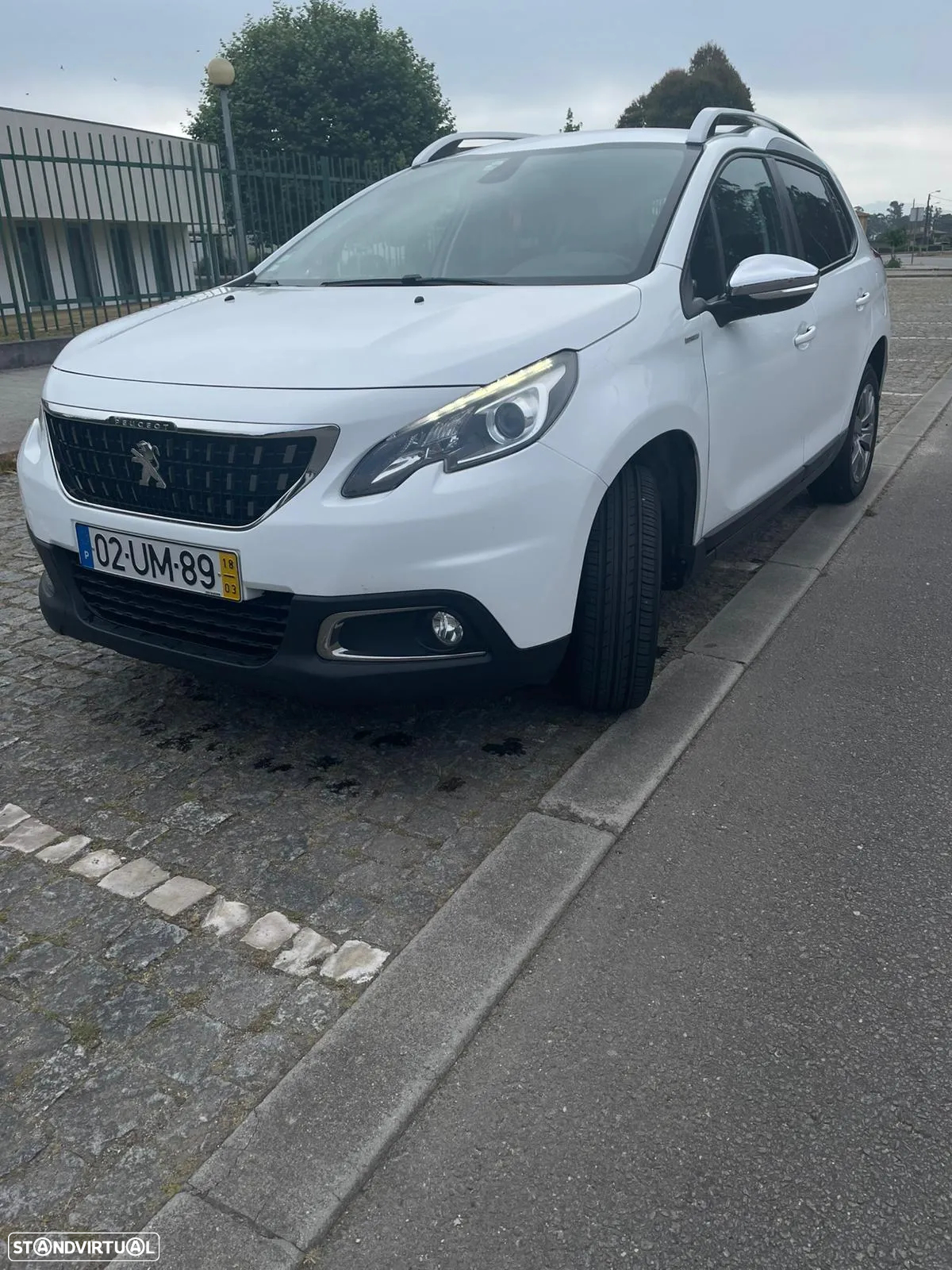 Peugeot 2008 1.6 BlueHDi Style - 9