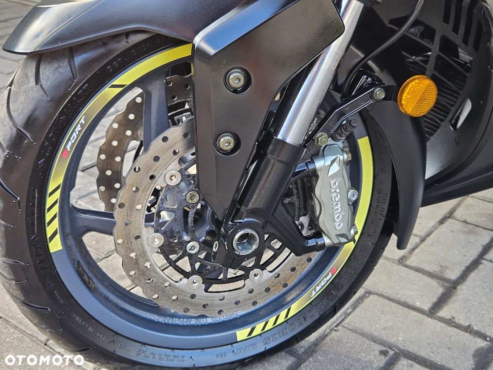 Kymco AK 550 - 6