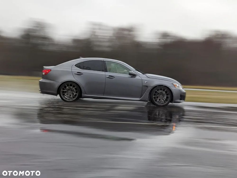 Lexus IS F Sport - 9