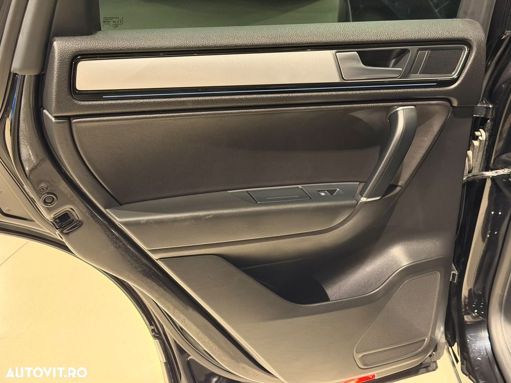 Volkswagen Touareg - 38