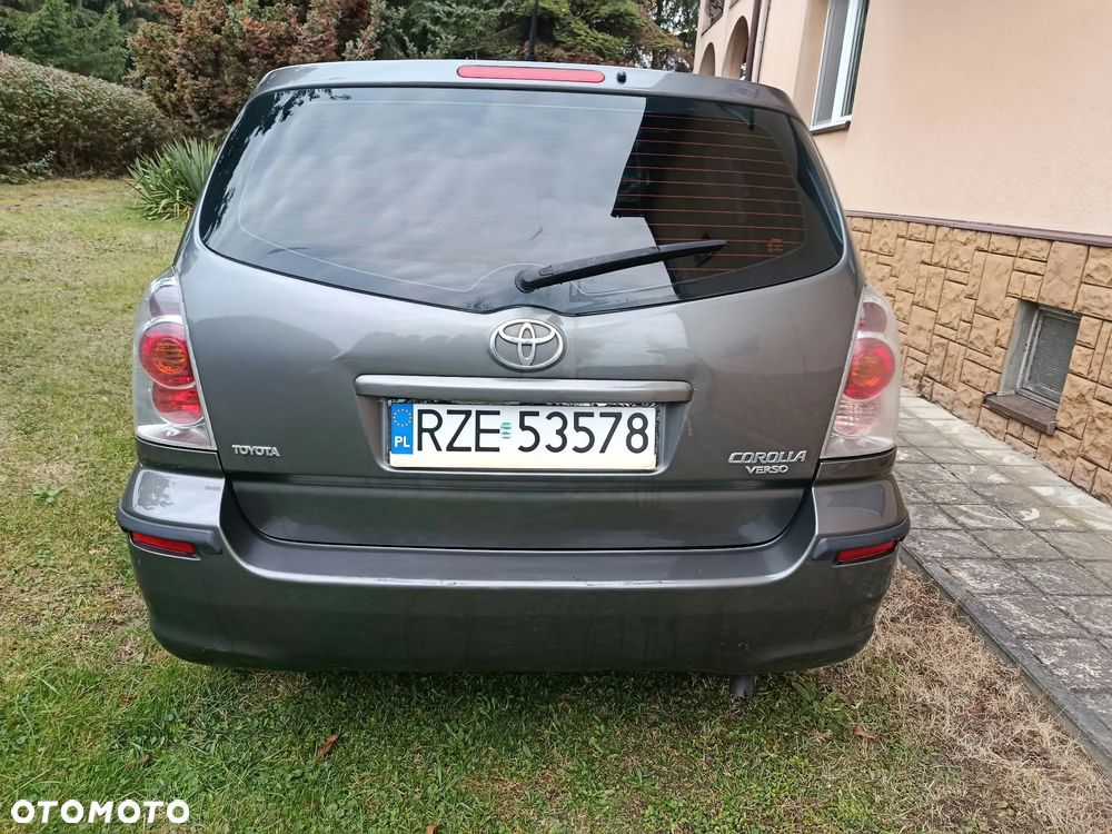 Toyota Corolla Verso 2005 photo 4