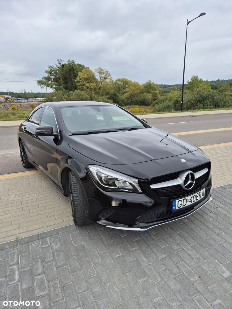 Mercedes-Benz CLA 180 7G-DCT Urban - 1