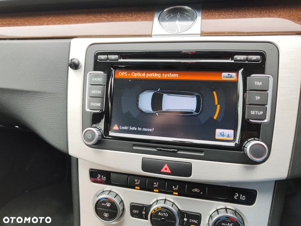 Volkswagen Passat 2.0 TDI DPF BlueMotion Technology Comfortline - 14