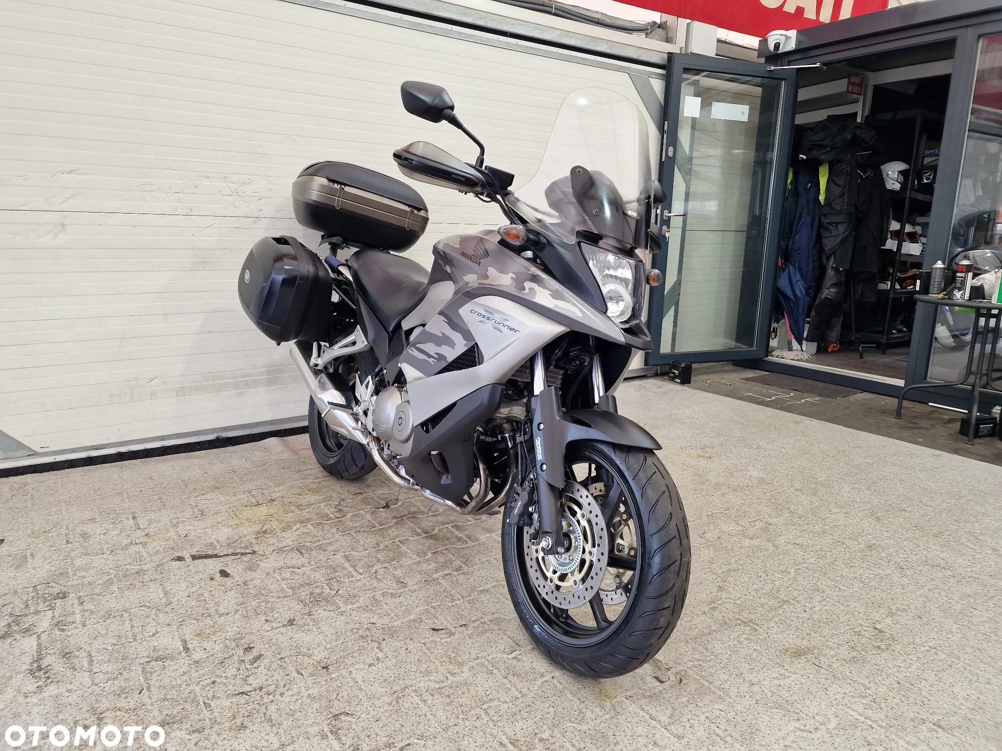 Honda VFR - 4