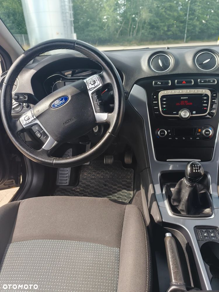 Ford Mondeo 2.0 Trend - 17