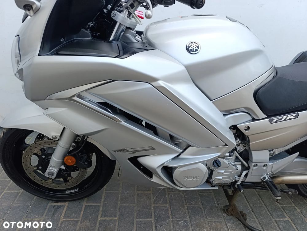 Yamaha FJR - 12