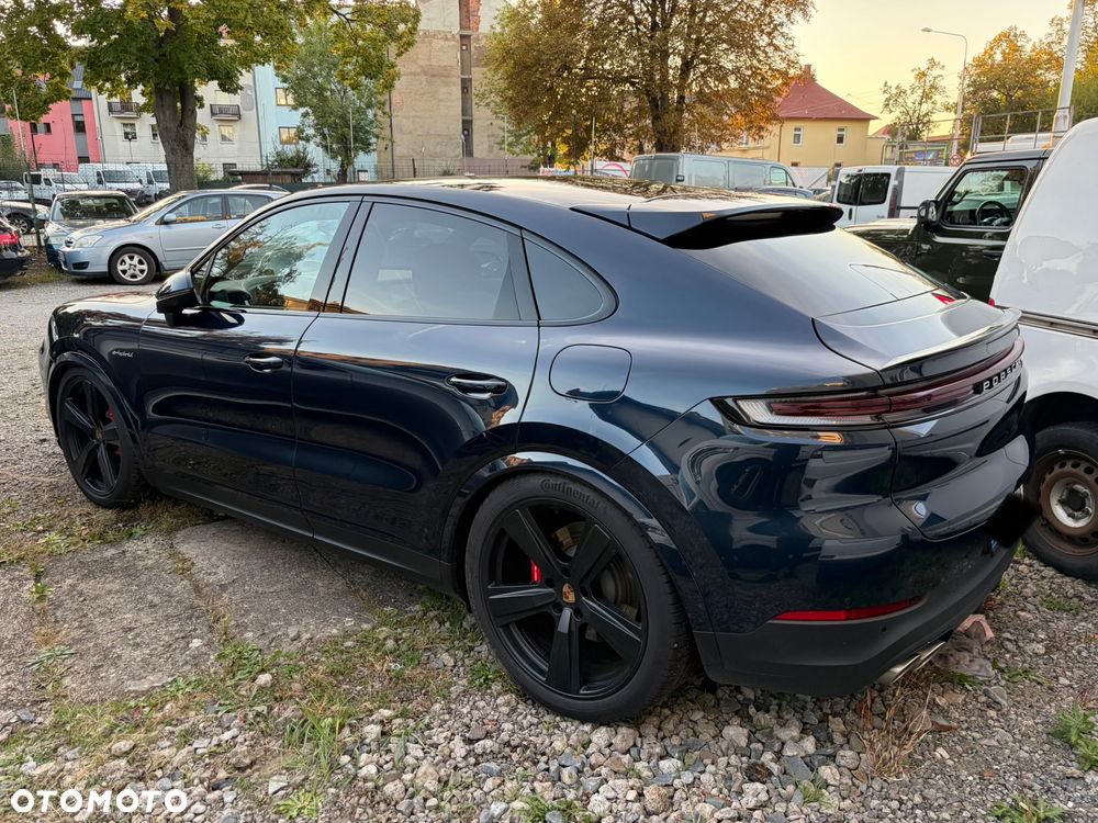 Porsche Cayenne - 1