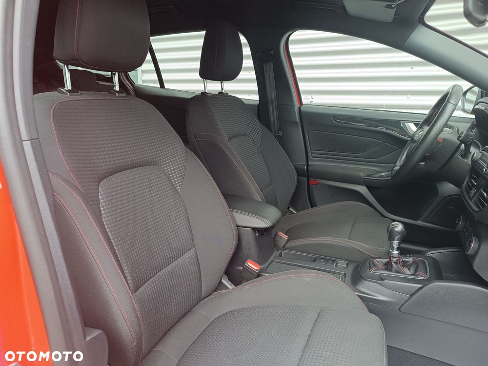Ford Focus 2.0 EcoBlue ST-Line - 24