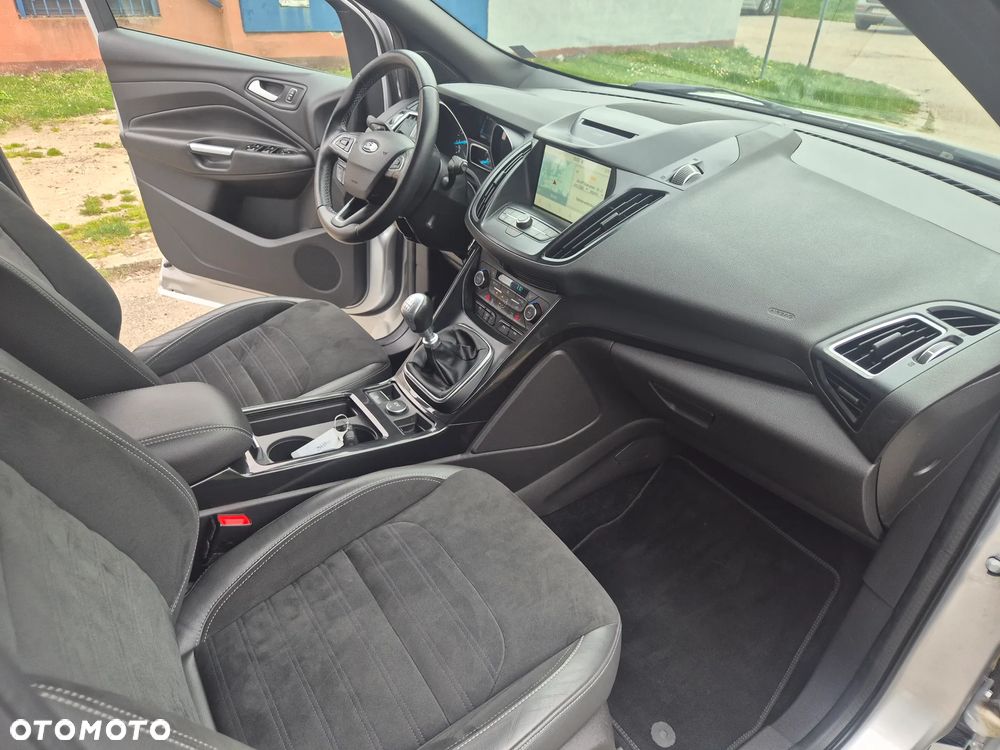 Ford Kuga 1.5 EcoBoost 2x4 ST-Line - 13