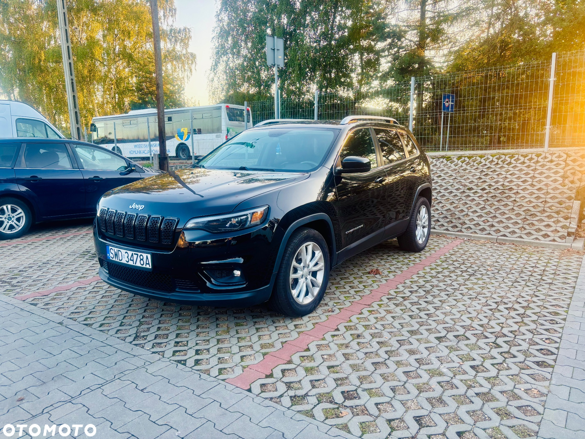 Jeep Cherokee - 2
