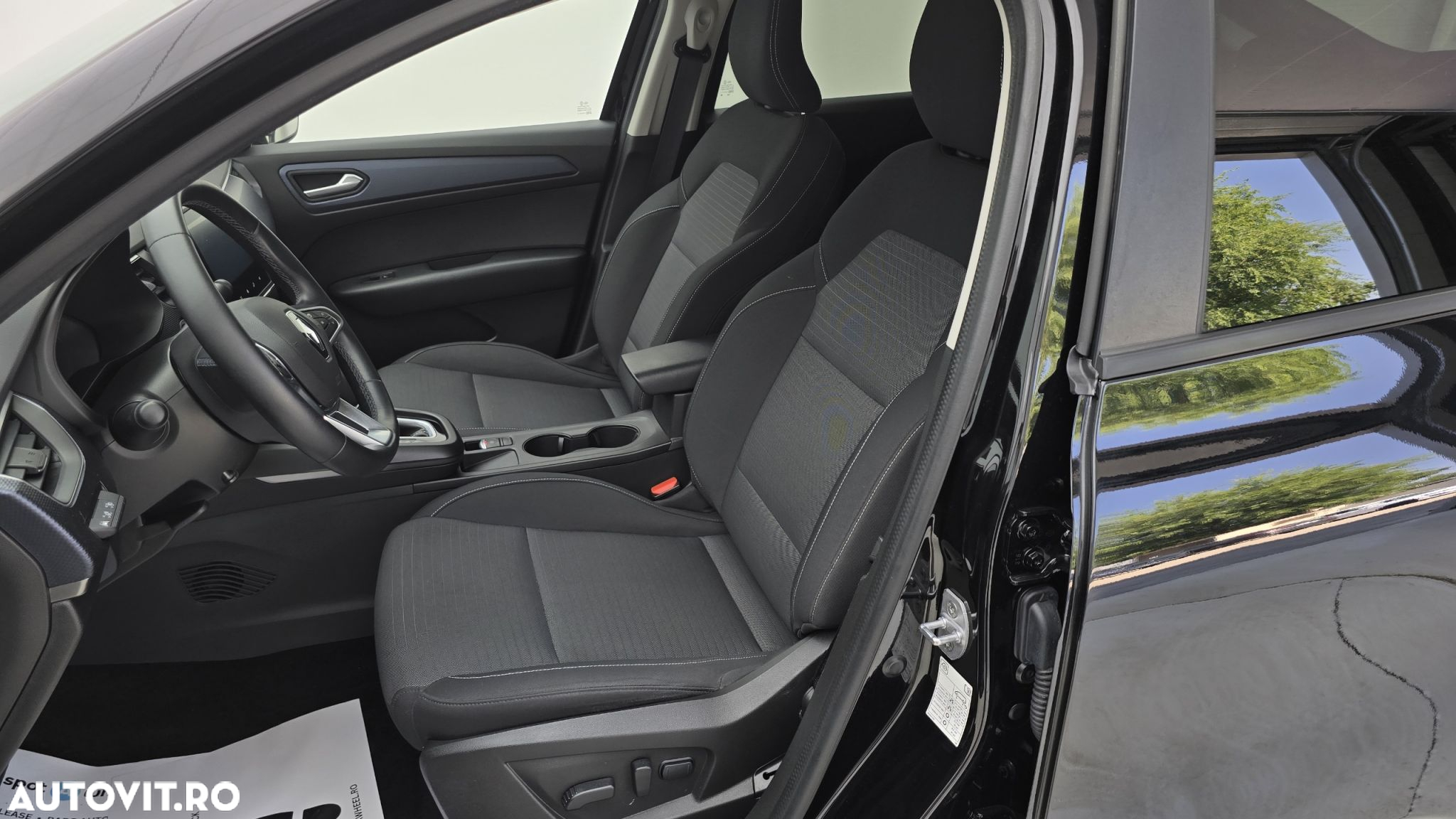 Renault Arkana E-TECH 145 Evolution - 12