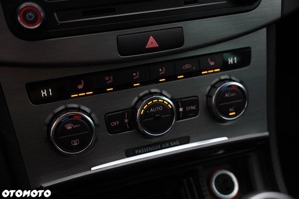 Volkswagen Passat 2.0 TDI BlueMotion Technology Highline - 26