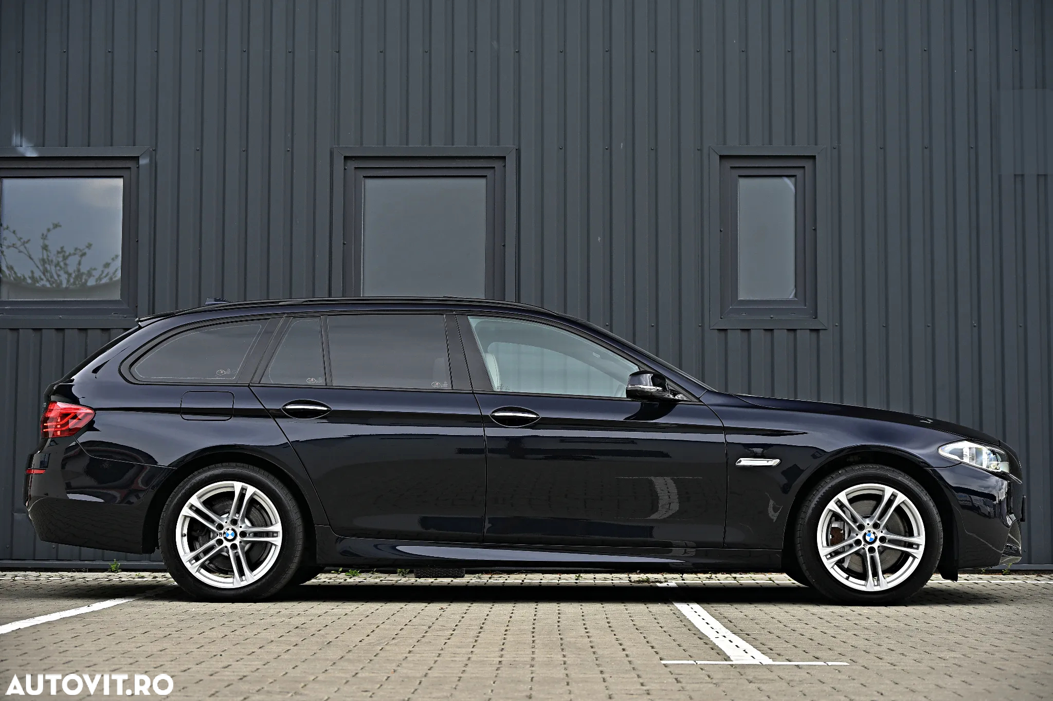 BMW Seria 5 525d xDrive Touring Sport-Aut. - 22