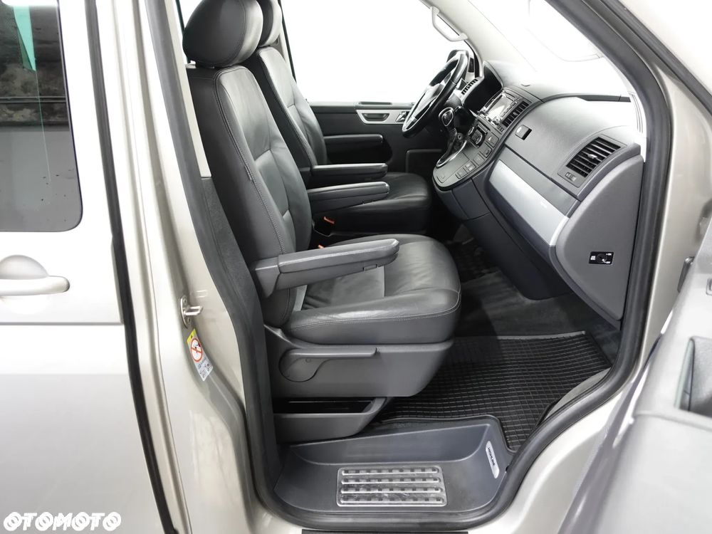 Volkswagen Multivan - 27