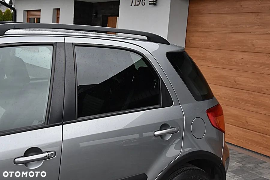 Suzuki SX4 1.6 VVT 4x4 Style - 18