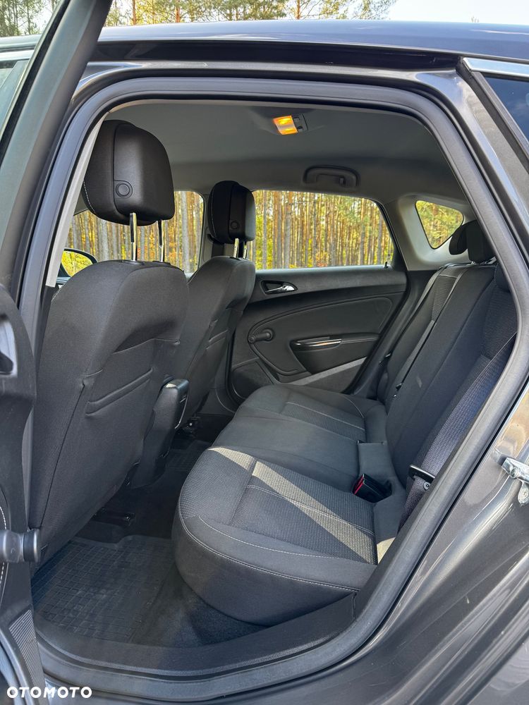 Opel Astra 1.4 T Cosmo - 14
