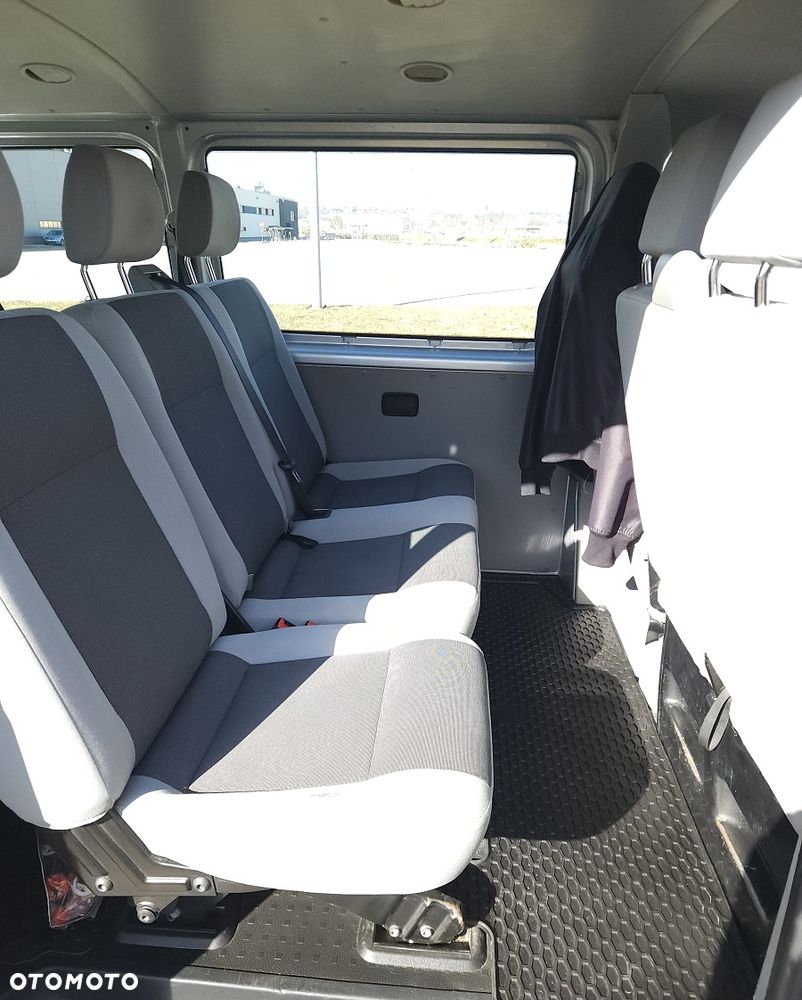 Volkswagen Transporter - 5