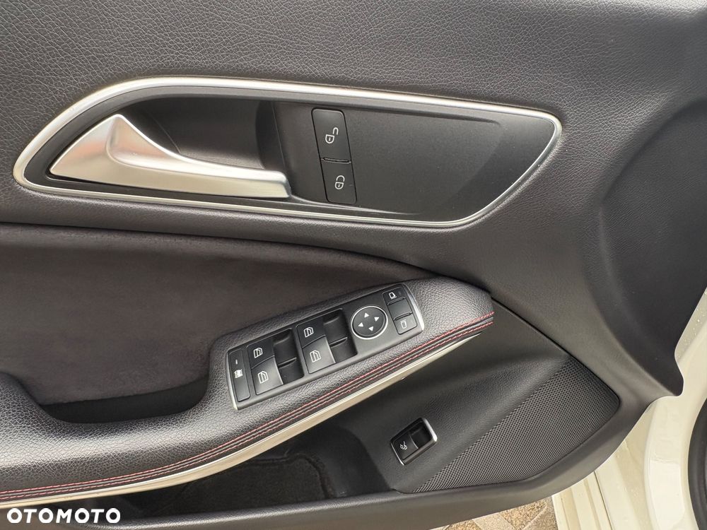 Mercedes-Benz CLA 220 d 7G-DCT AMG Line - 14