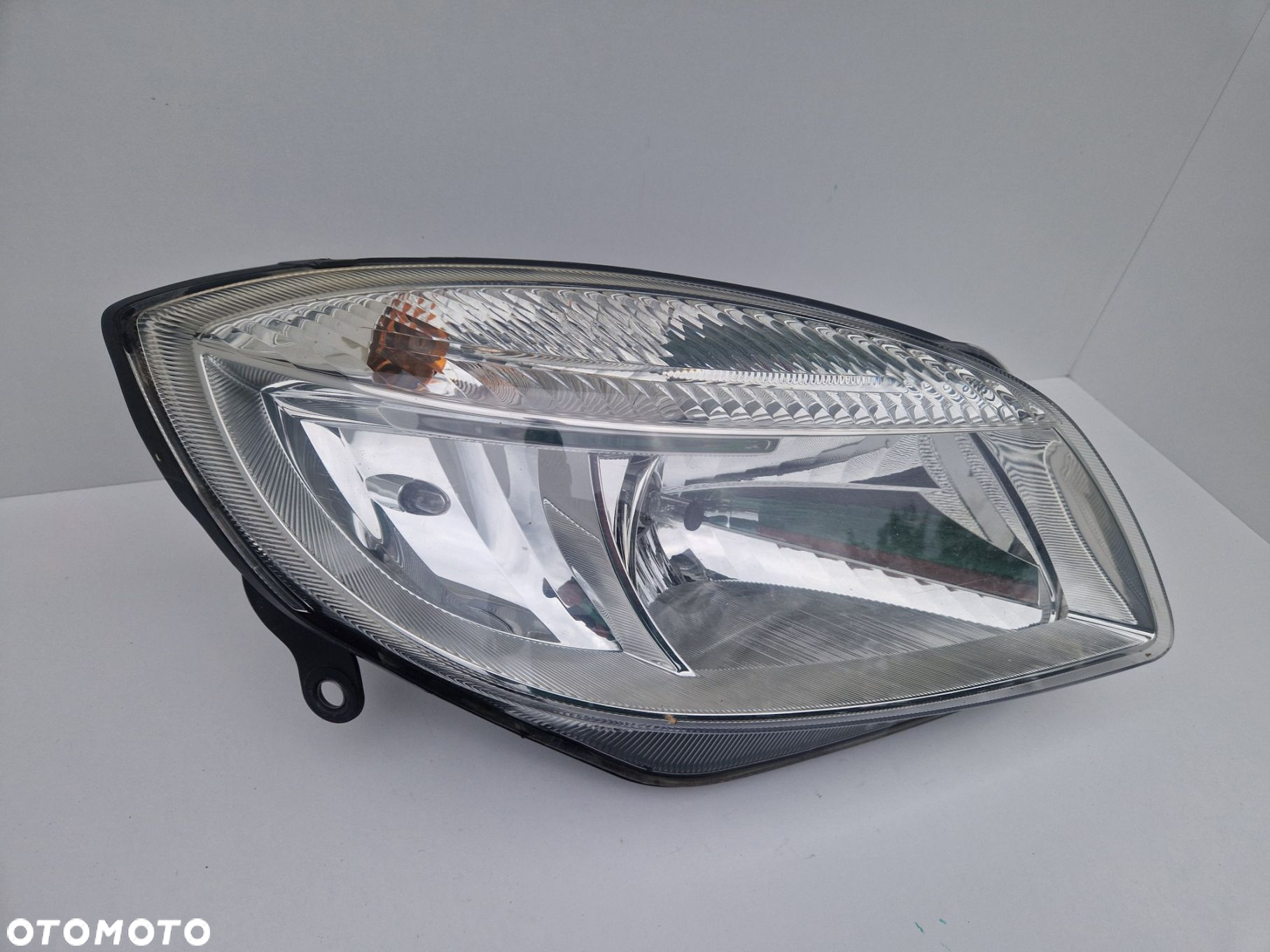 SKODA FABIA 2 II LAMPA PRZÓD PRZEDNIA PRAWA  EUROPA - 4