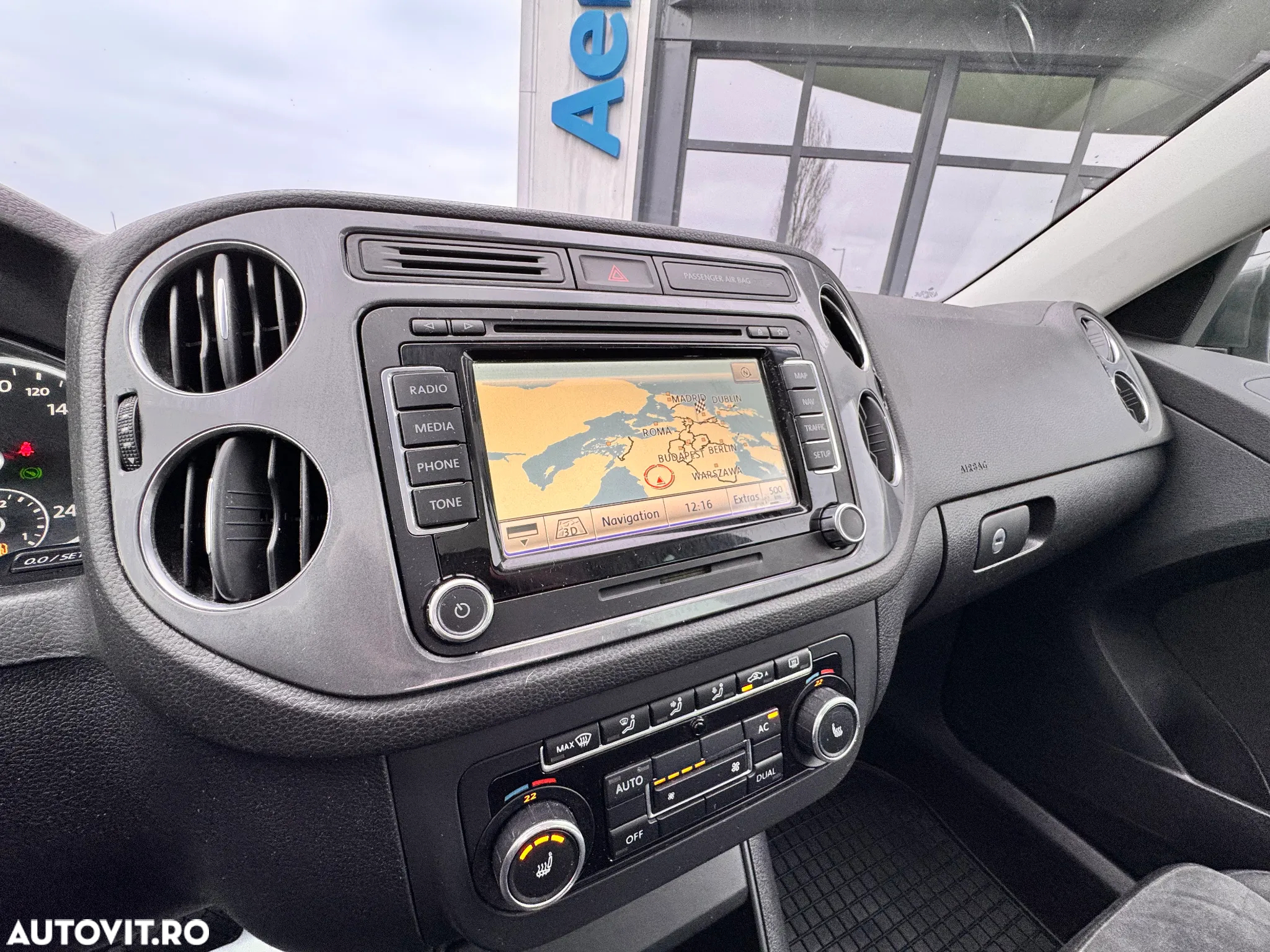 Volkswagen Tiguan - 26
