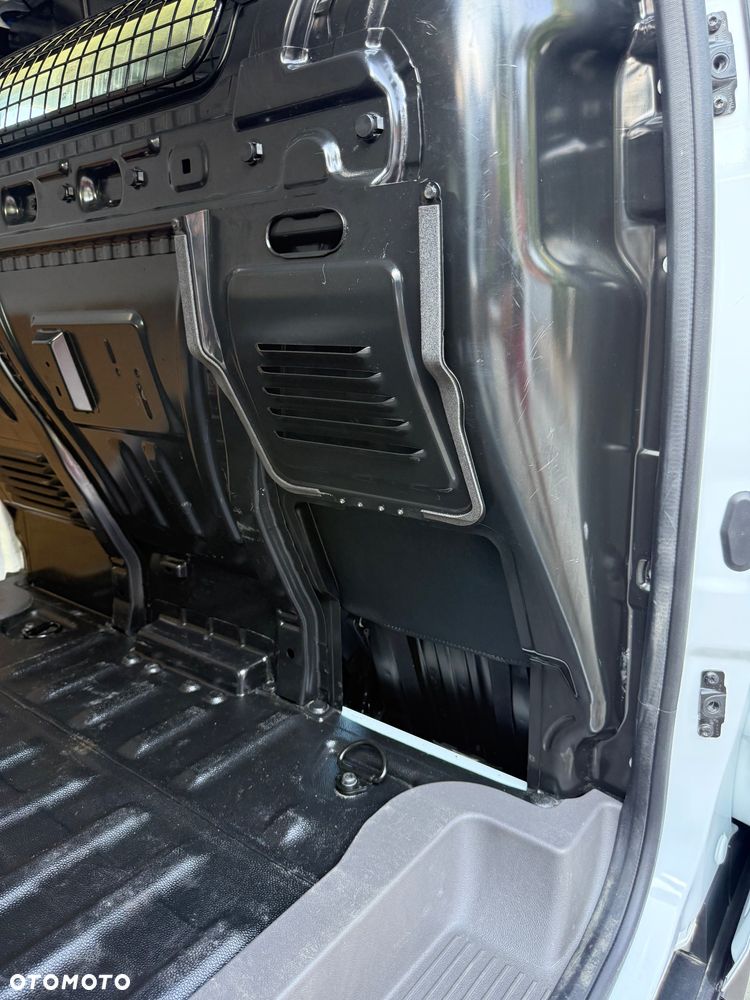 Ford Transit Connect - 28