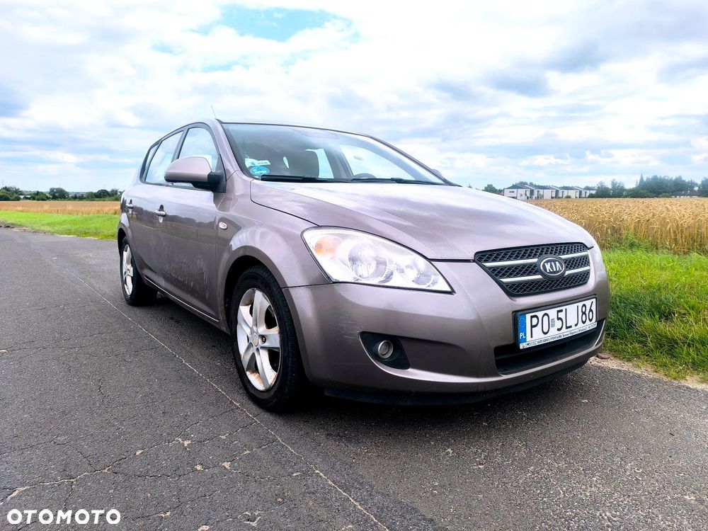 Kia Ceed 2.0 crdi Optimum + - 1