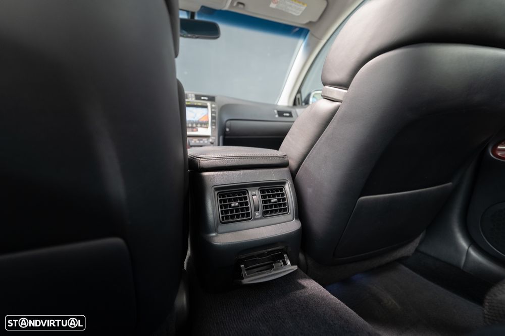 Lexus GS 450h - 32