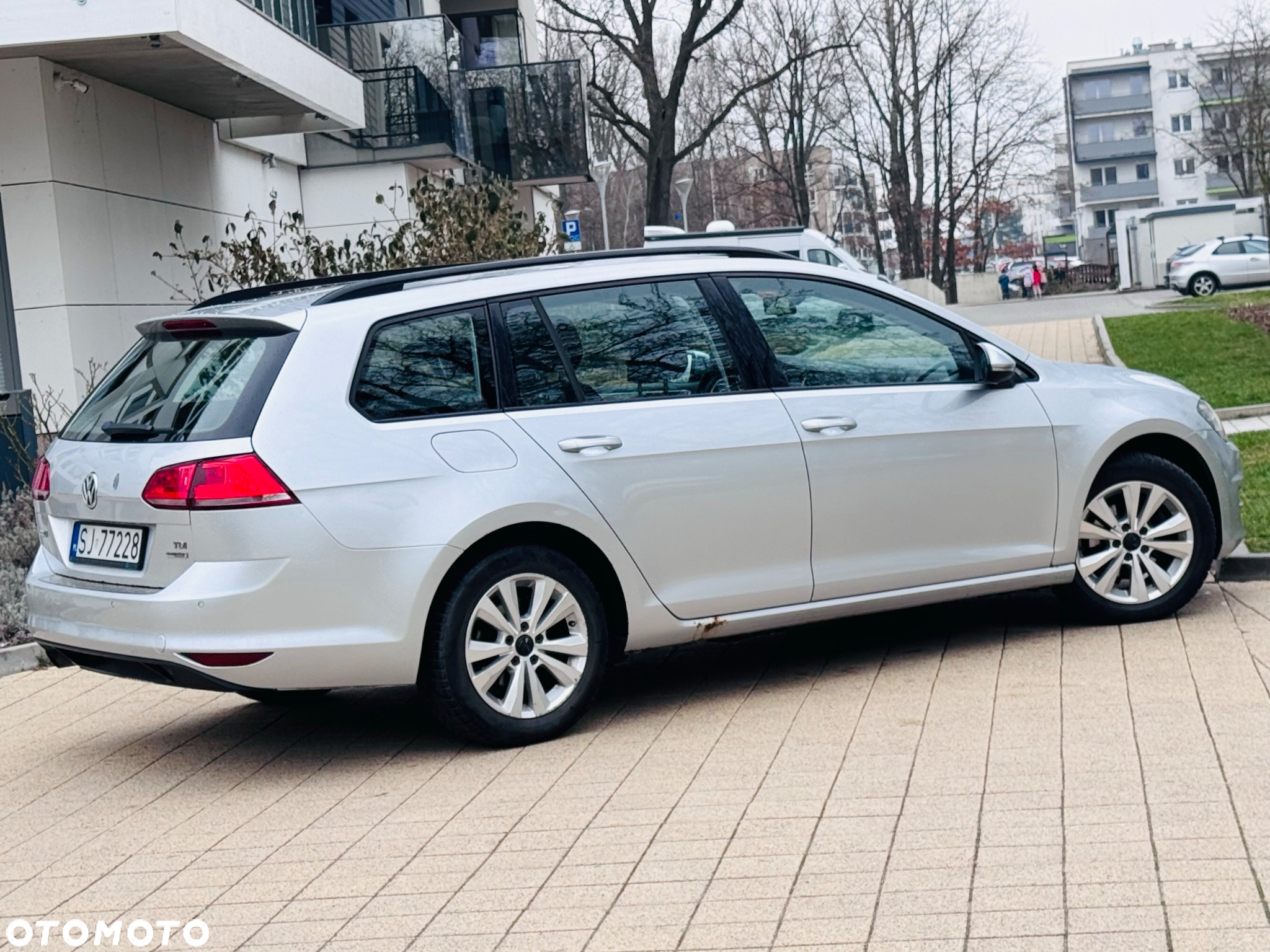 Volkswagen Golf VI 1.6 TDI Trendline - 16