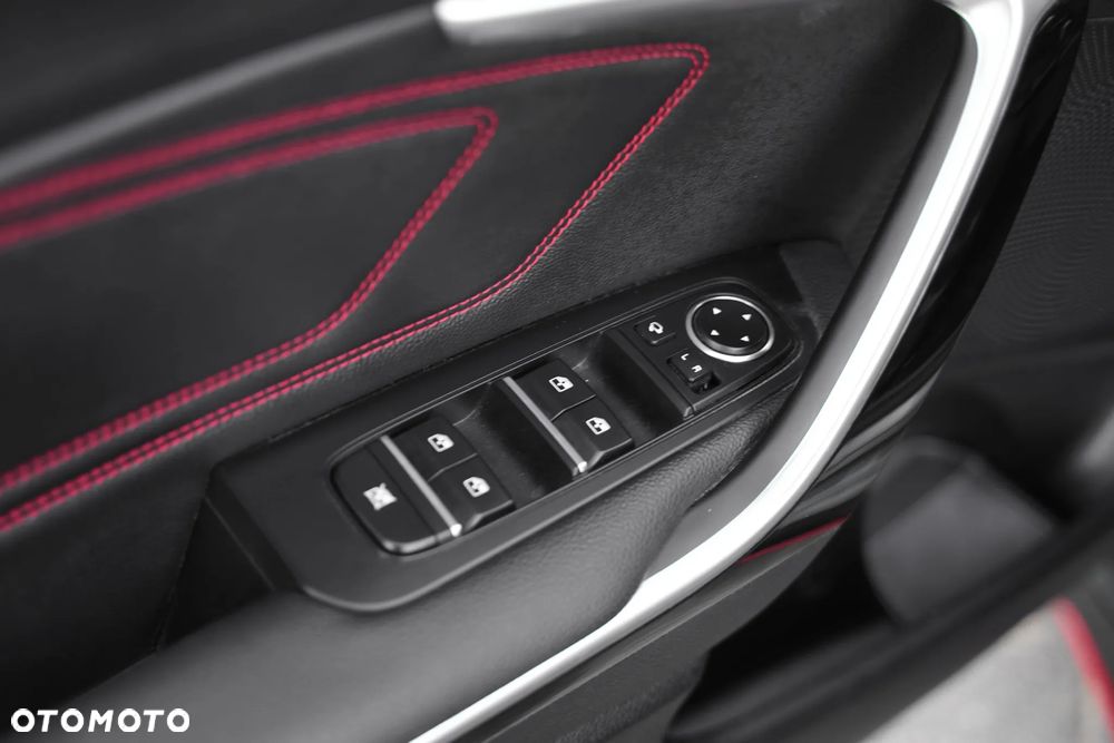 Kia ProCeed 1.6 T-GDI GT DCT - 19
