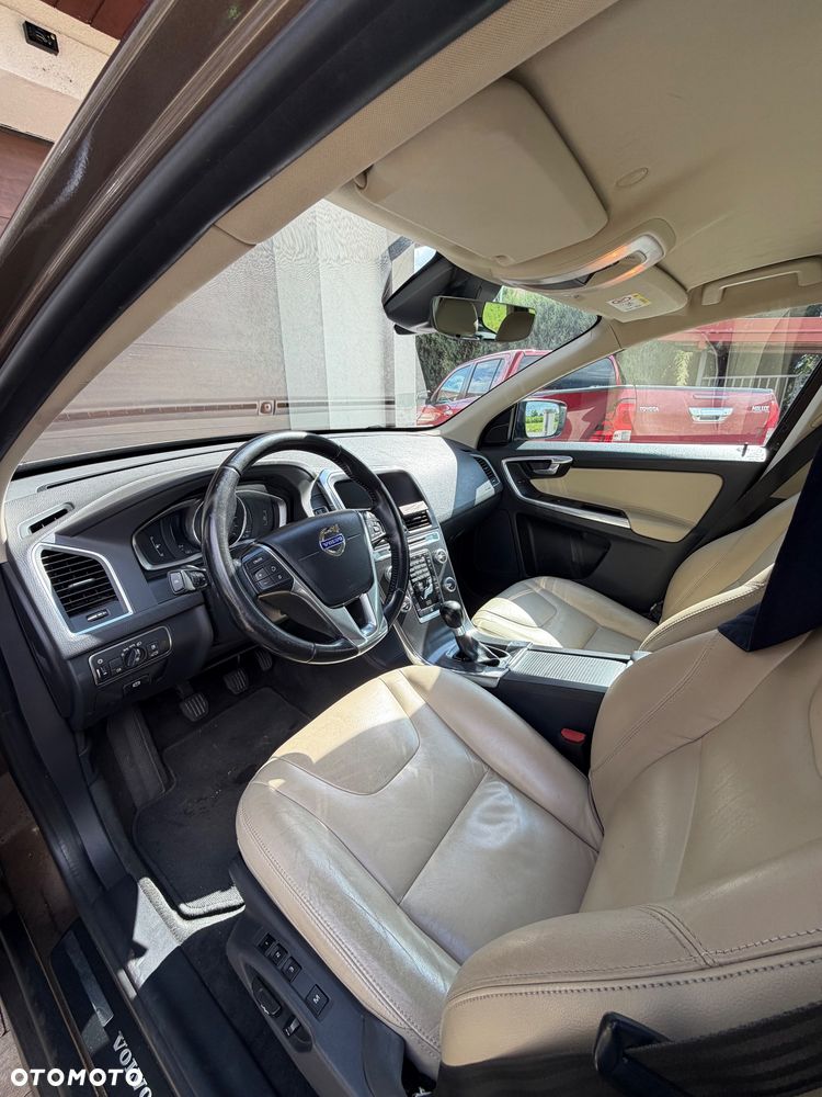 Volvo XC 60 D4 AWD Summum - 3