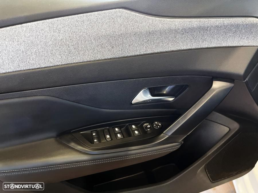 Peugeot 308 SW 1.2 PureTech Allure Pack - 24