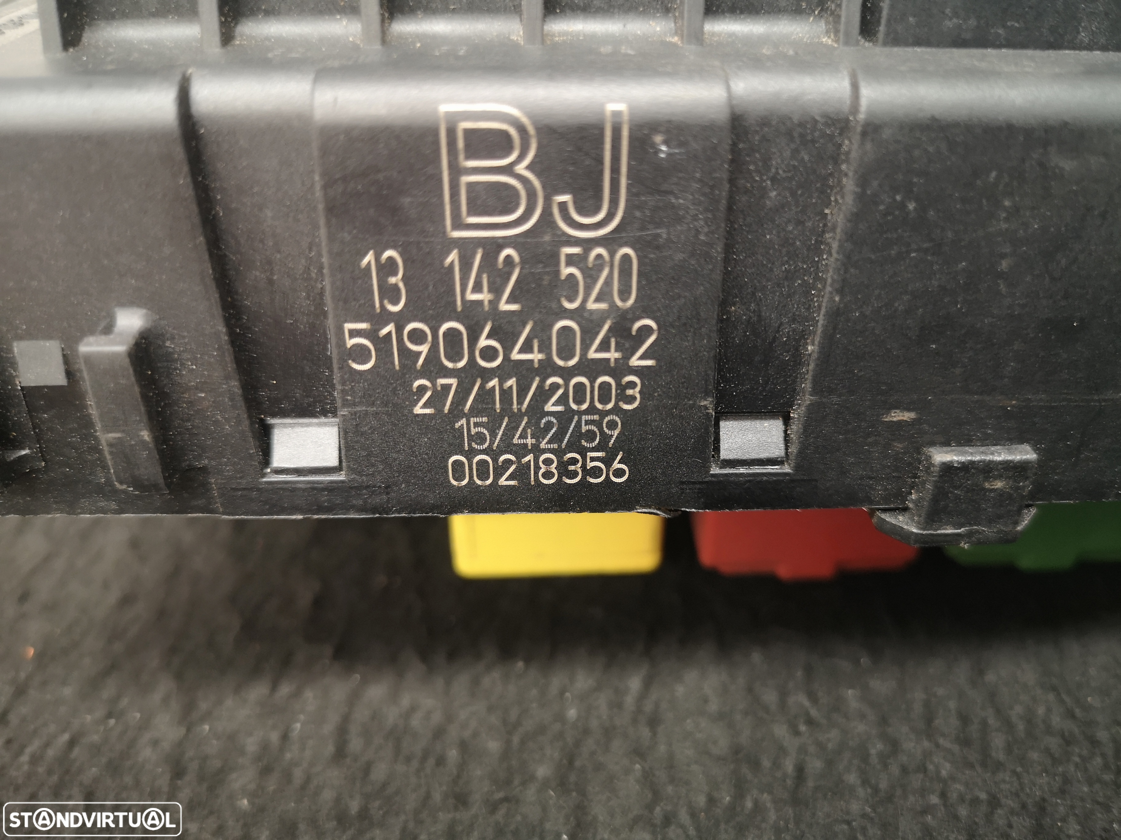 Caixa de FUSIVEIS Opel VECTRA SIGNUM  2002+ - 5