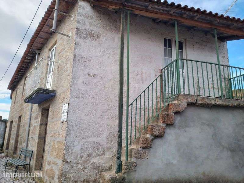 Casas, quintais, Arrumos, terrenos no Castedo - Grande imagem: 2/11