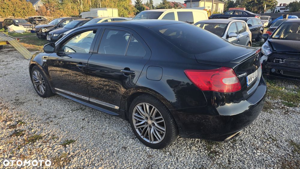 Suzuki Kizashi 2.4 Sport 4WD CVT - 12
