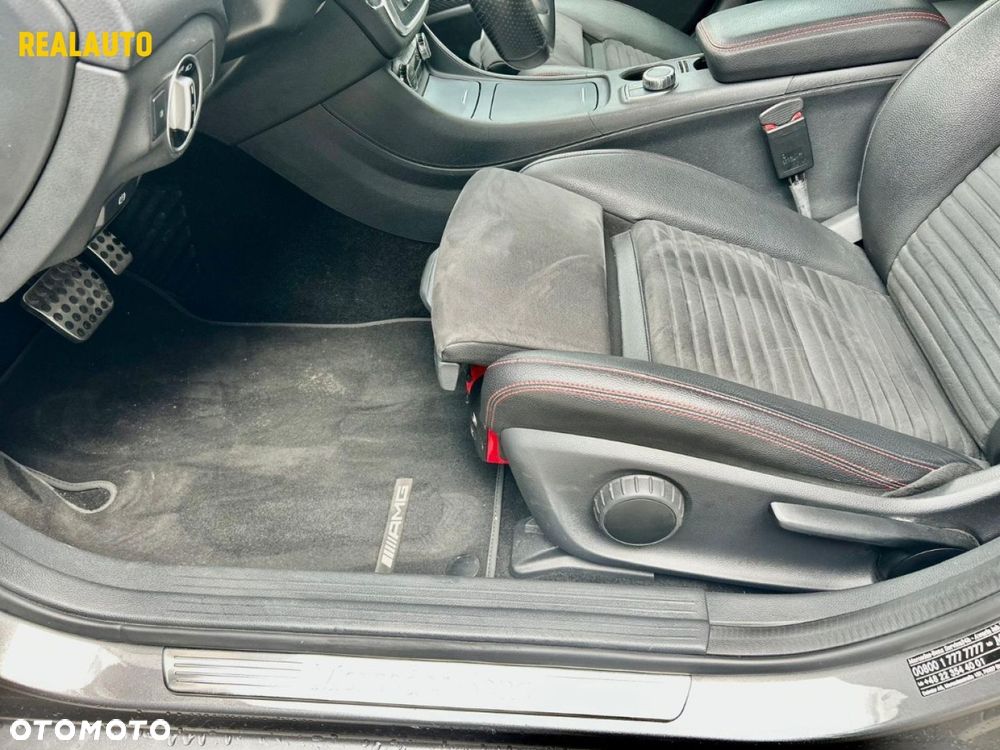 Mercedes-Benz GLA - 23