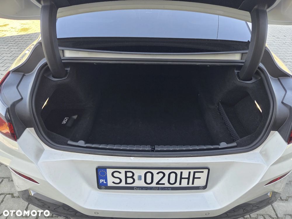 BMW Seria 8 840d xDrive mHEV - 13