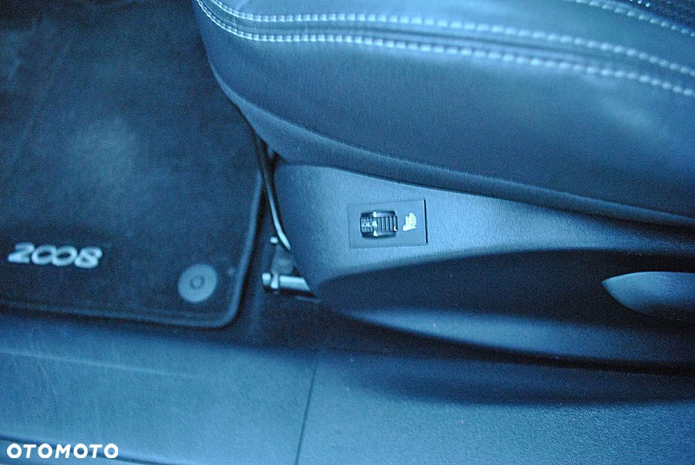 Peugeot 2008 e-HDi FAP 92 STOP & START Business-Line - 11