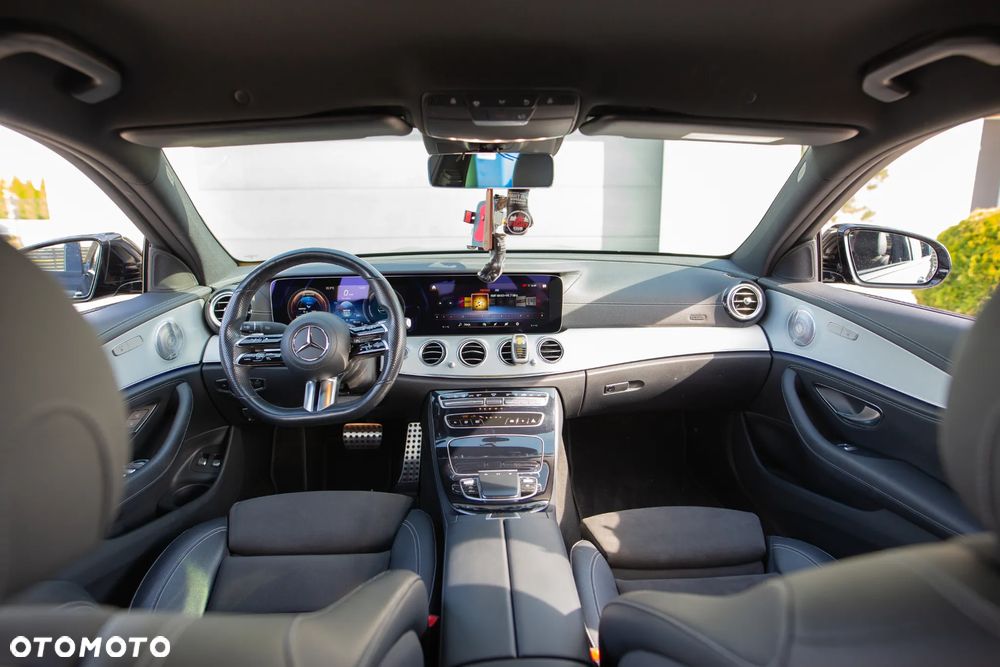 Mercedes-Benz Klasa E 300 4Matic 9G-TRONIC AMG Line - 15