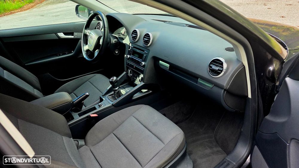 Audi A3 Sportback 1.6 TDI Attraction Special Edition - 4