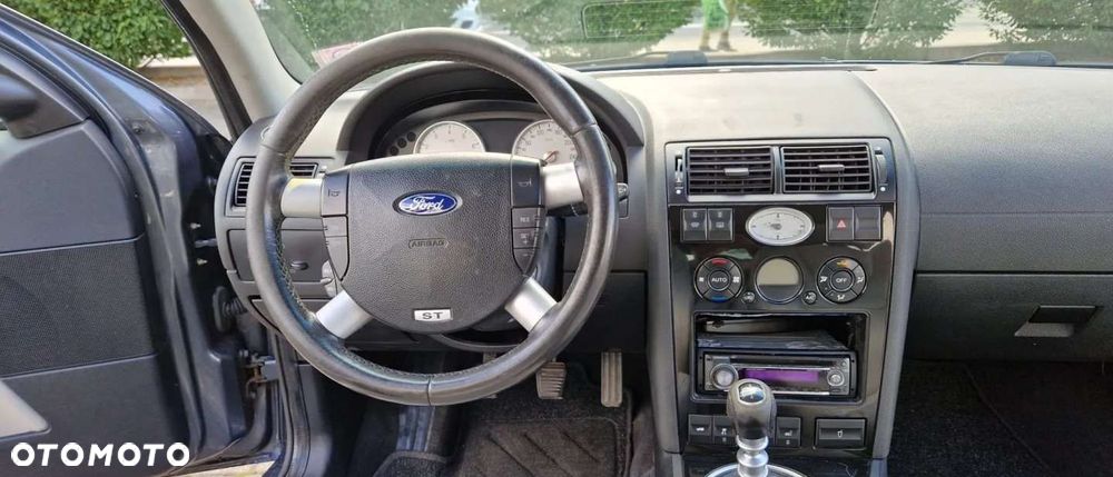 Ford Mondeo - 12