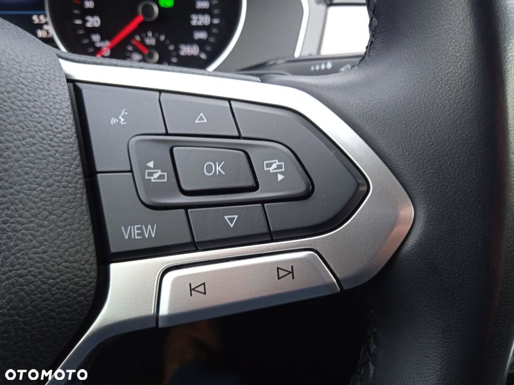 Volkswagen Passat - 22