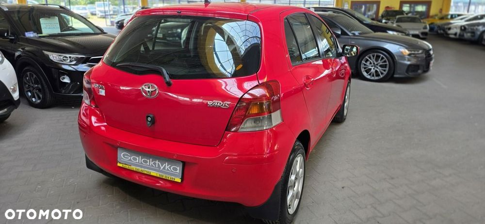 Toyota Yaris - 10