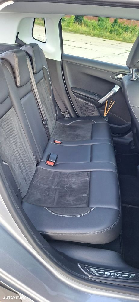Peugeot 2008 1.2 PureTech Turbo EAT6 S&S Allure - 6