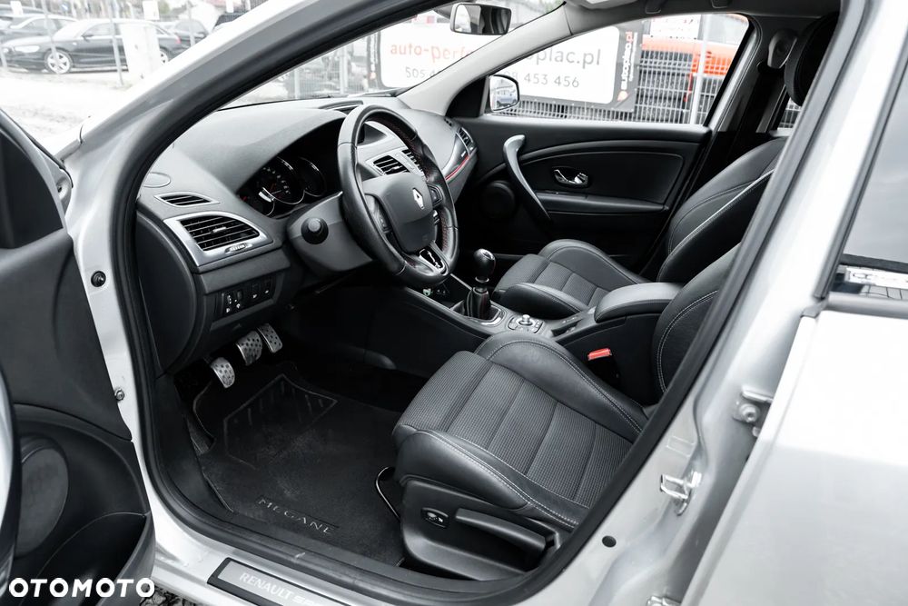 Renault Megane TCe 220 Start & Stop GTline 220 - 19