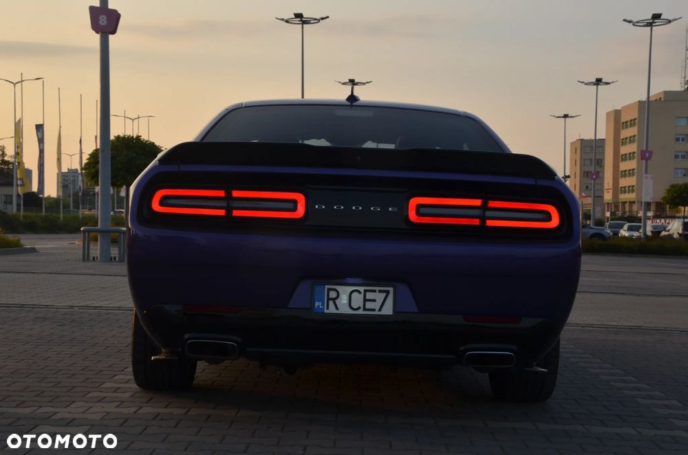 Dodge Challenger 3.6 SXT Plus - 10
