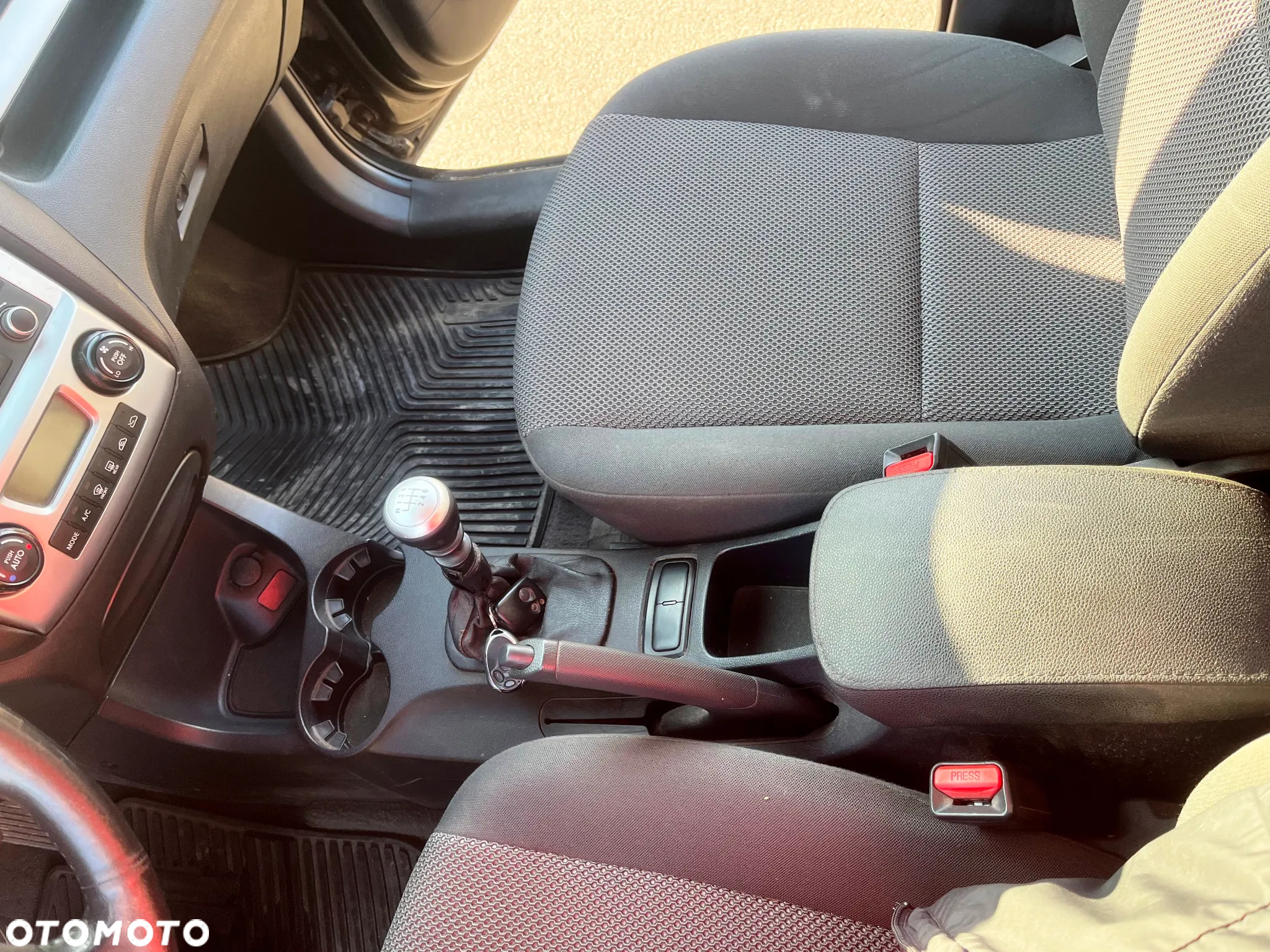 Kia Sportage 2.0 CRDI 2WD EX - 25